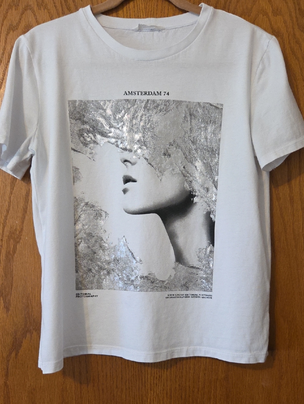 Zara White Short Sleeve Graphic Tee with Silver Metallic Print